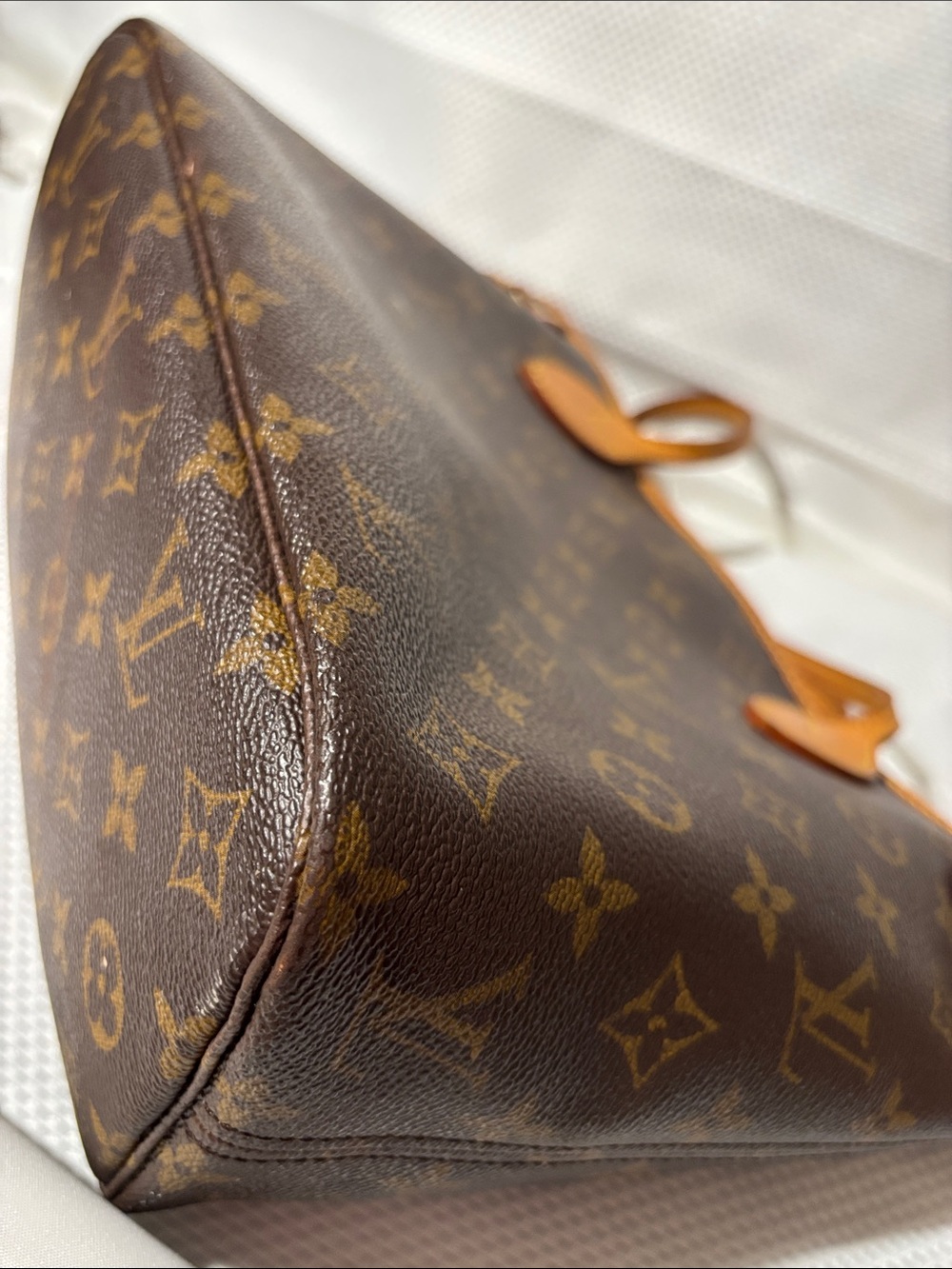 Louis Vuitton Brown Monogram Canvas Tote with Tan Trim and Handles - Picture 4 of 10